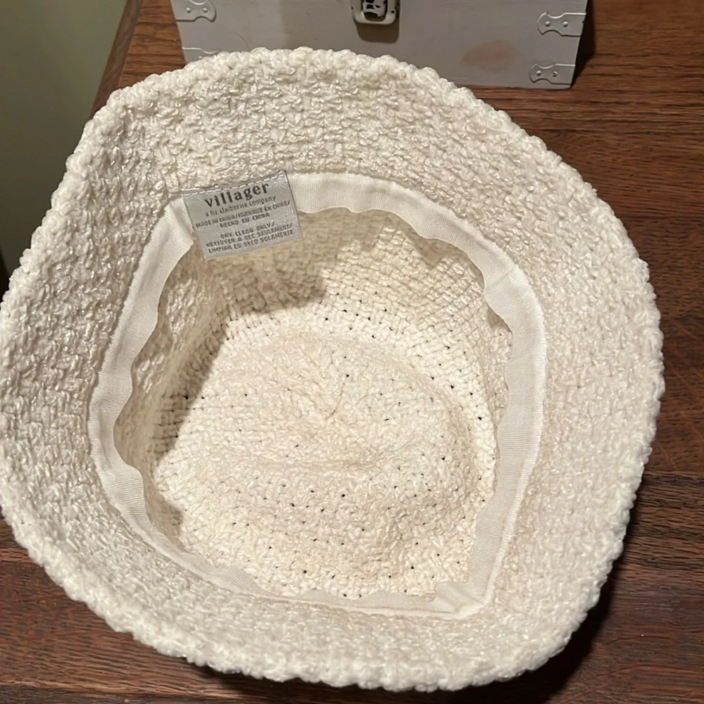 Vintage Villager (a Liz Claiborne company)‎ Ivory Knit Bucket Hat - Picture 5 of 6